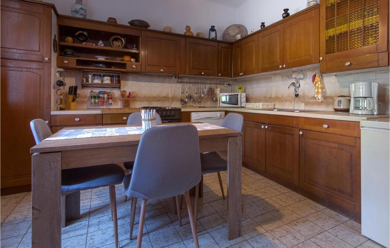 Awesome Home In Zaglav With Wifi Luaran gambar