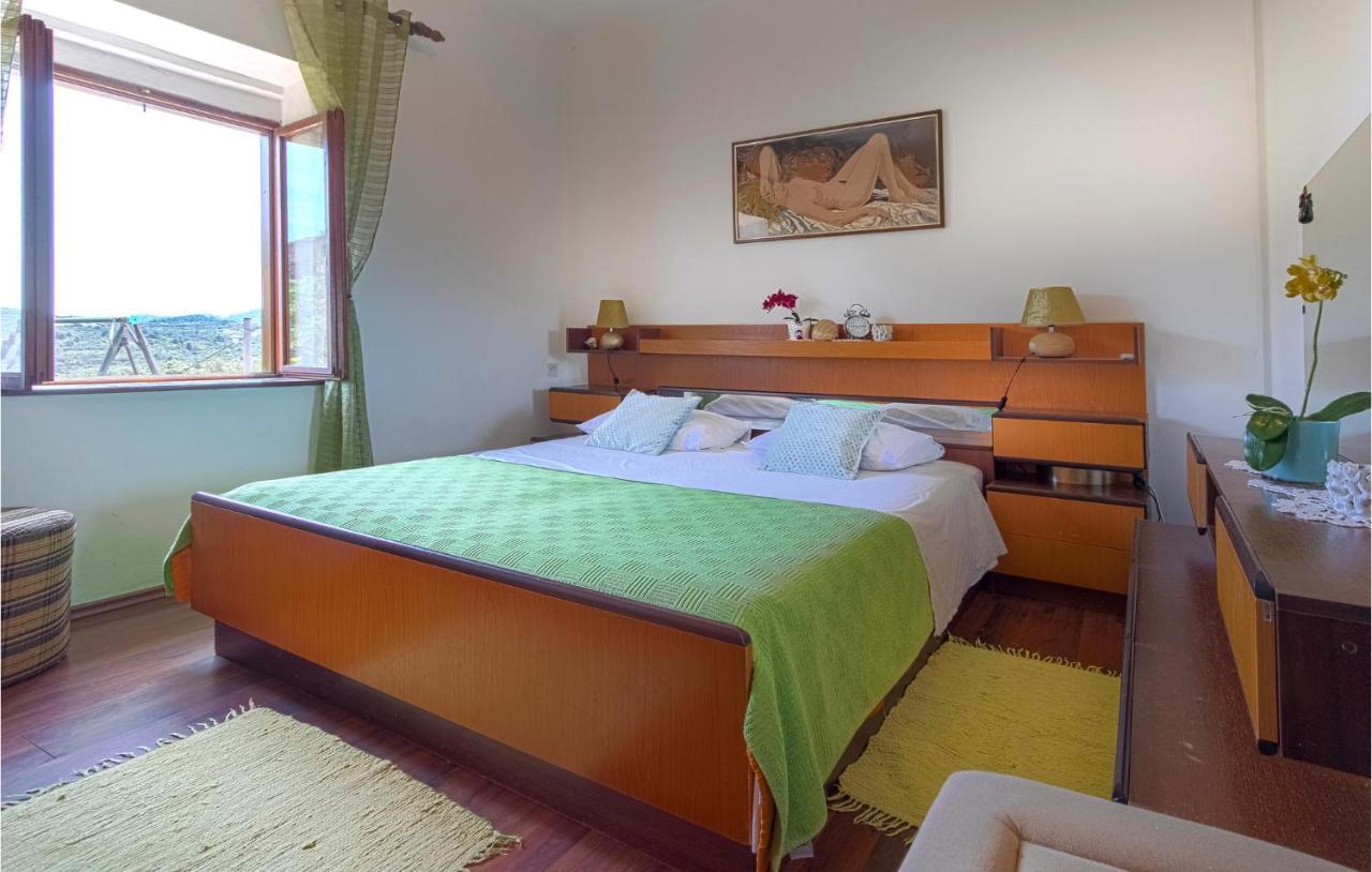 Awesome Home In Zaglav With Wifi Luaran gambar